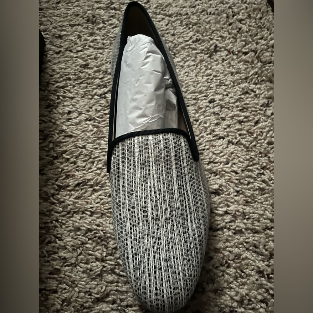 Women’s shoes flats